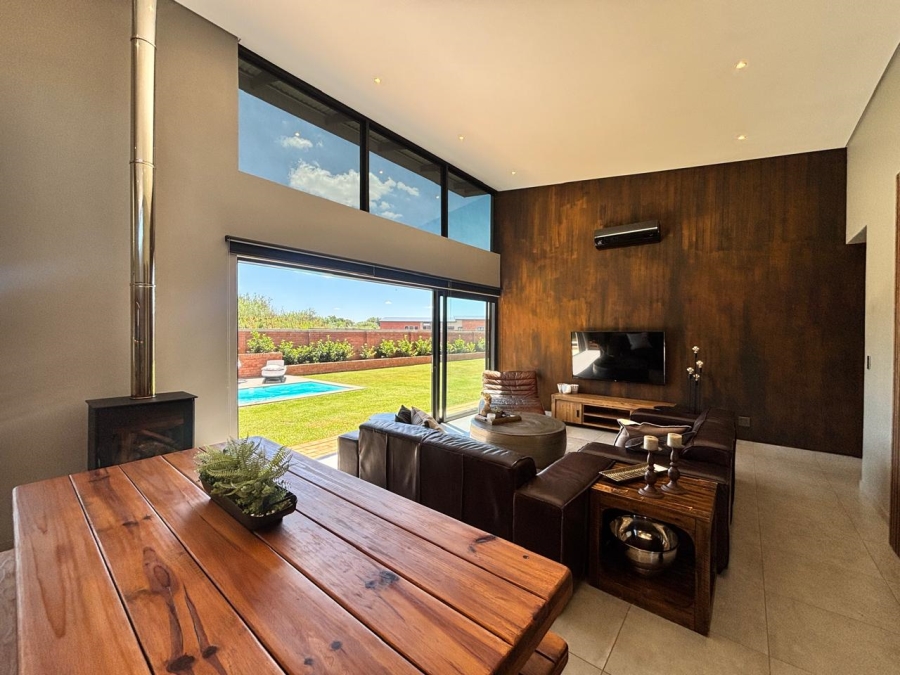 3 Bedroom Property for Sale in Van Der Hoff Park North West